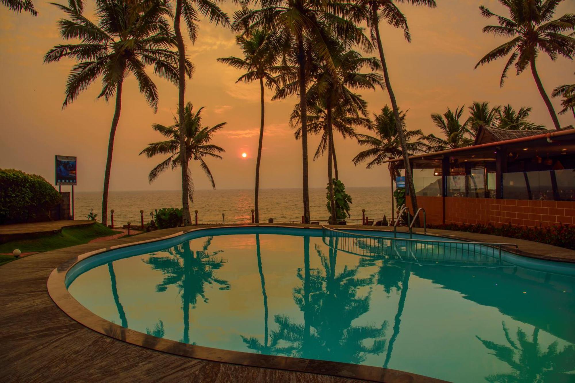 Krishnatheeram Ayur Holy Beach Resorts Varkala Luaran gambar